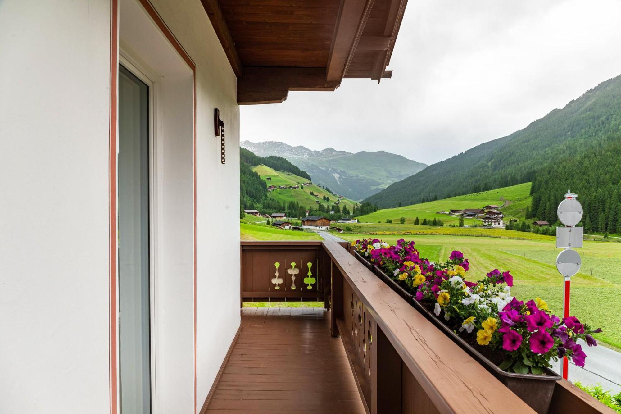 Haus Alpenheim Apartment 3 Тукс Экстерьер фото