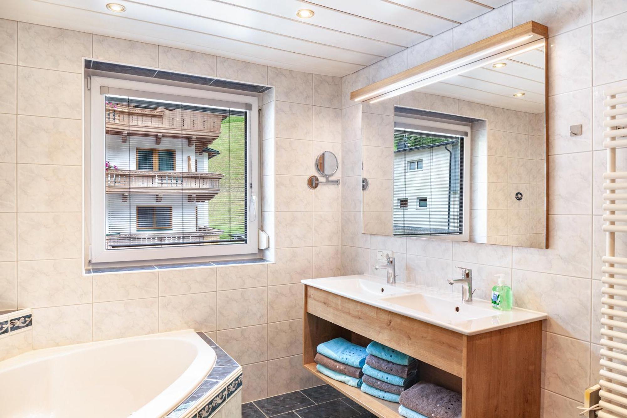 Haus Alpenheim Apartment 3 Тукс Экстерьер фото