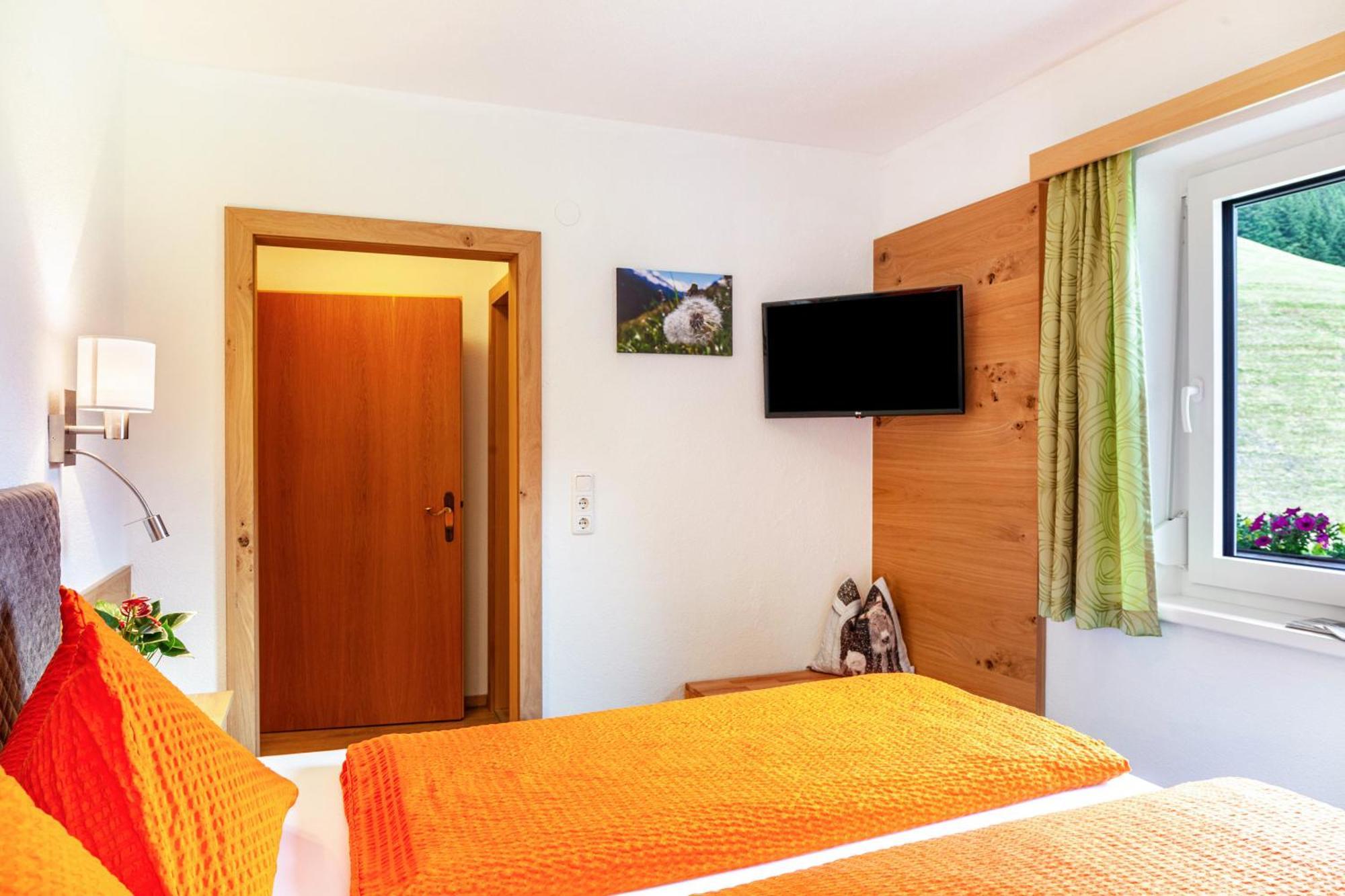 Haus Alpenheim Apartment 3 Тукс Экстерьер фото